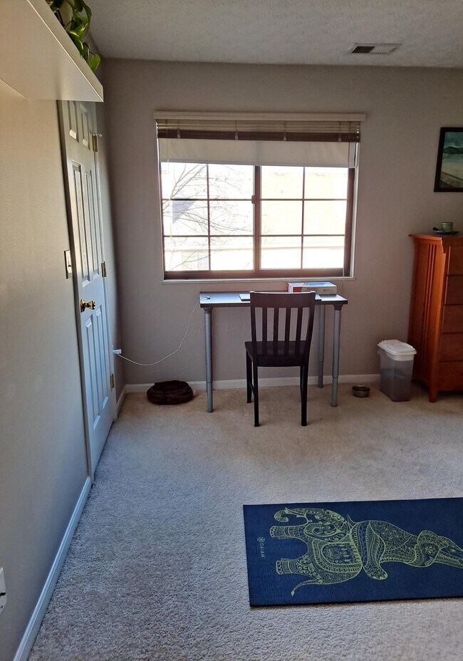 Building Photo - 6729 Meadow Creek Dr