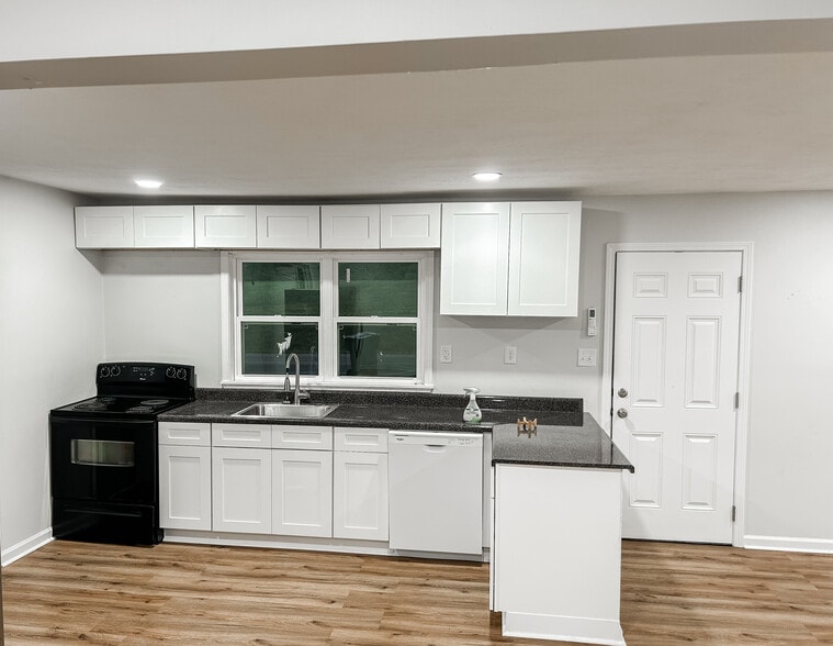 Building Photo - 3021 Wahl St