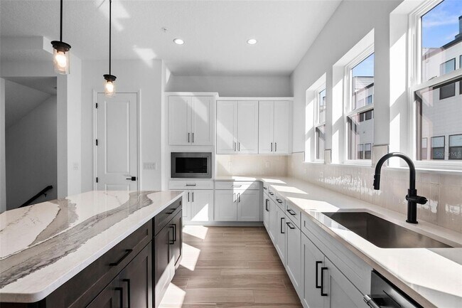 Building Photo - 2311 Brix St