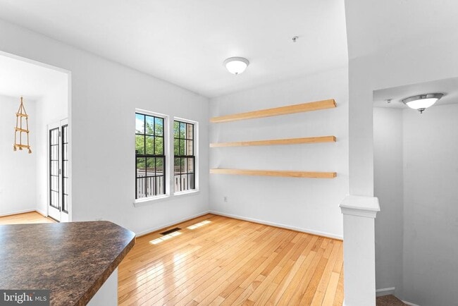 Building Photo - 7258 Mockingbird Cir