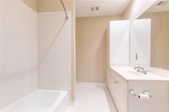 Building Photo - 50 Biscayne Dr NW