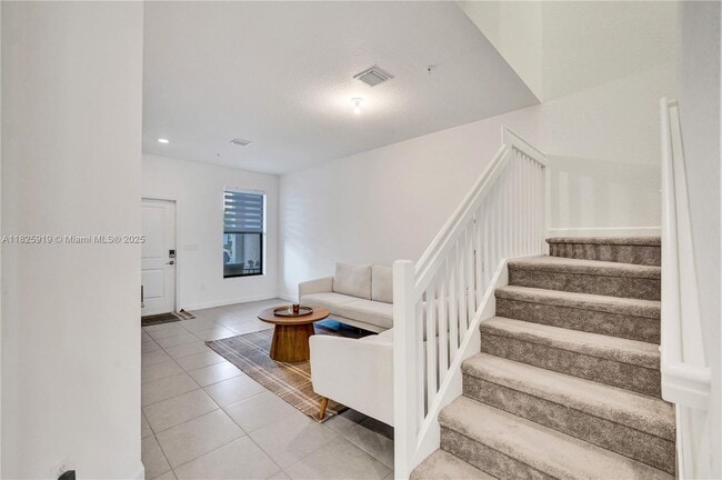 Building Photo - 242 SW 159th Ln