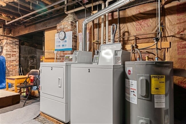 Building Photo - 46 Lewis St