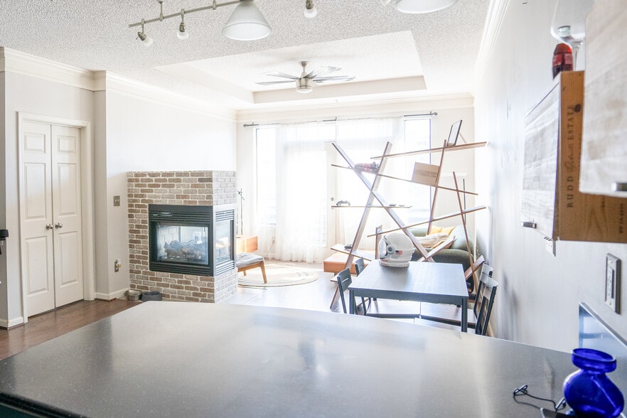Primary Photo - 401 16th St NW