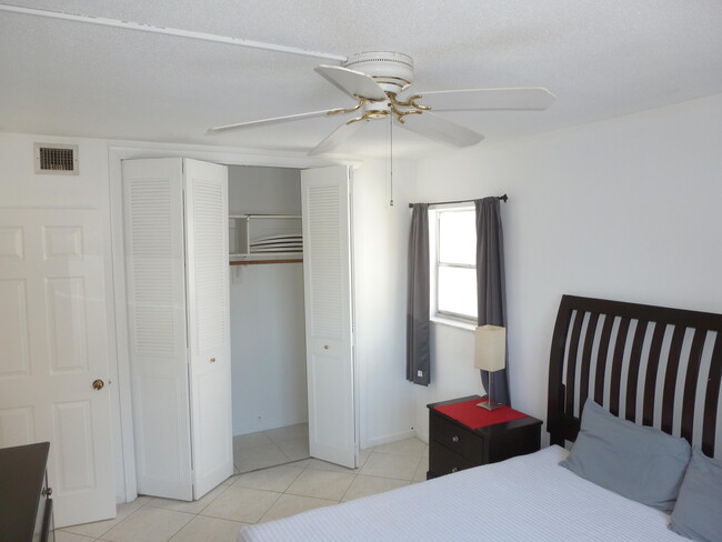 Building Photo - 224 Hibiscus Ave