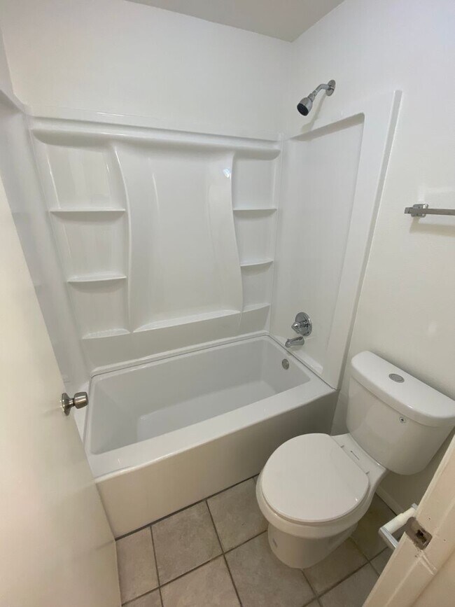 Building Photo - 2 bedroom 2 bath Condo near ASU