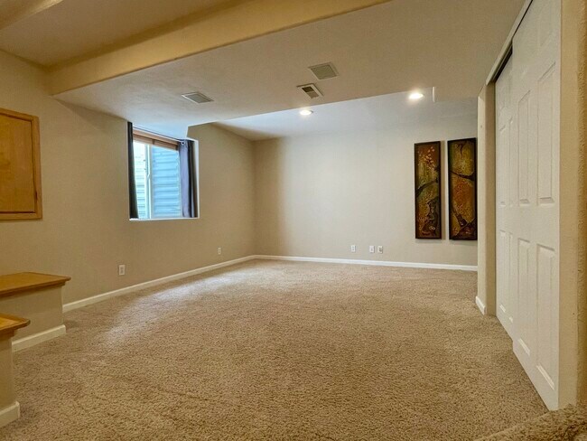 Building Photo - 5614 Blue Mountain Cir