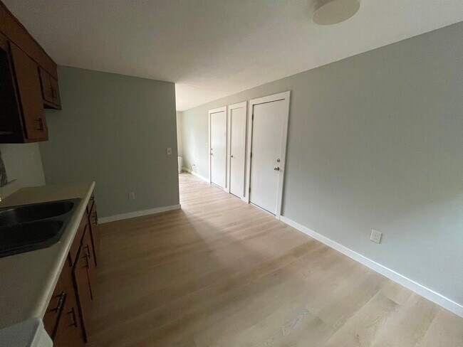 Building Photo - 17 Kingsley Ct