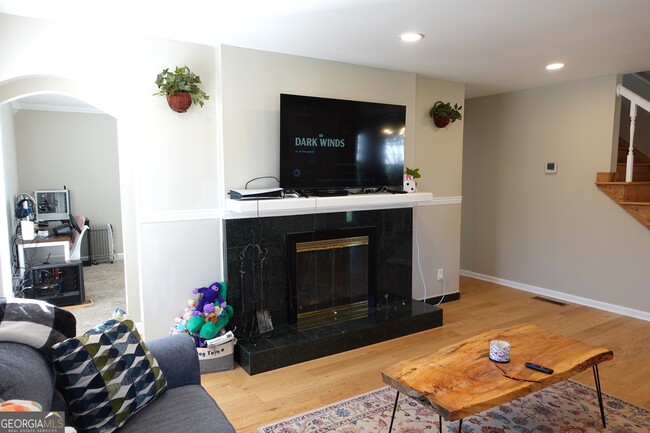 Building Photo - 1333 Holliday Dr