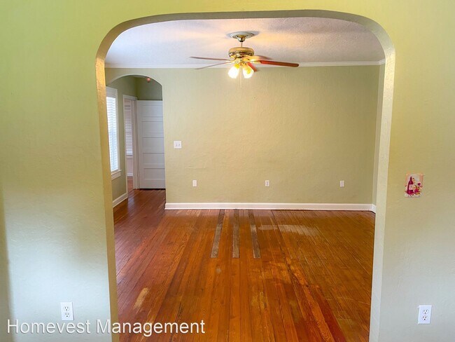 Building Photo - 3 br, 1 bath House - 1312 N Fern Creek Avenue