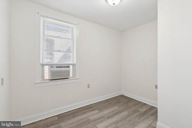 Building Photo - 540 46th St