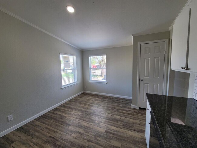 Building Photo - 8407 Riverstone Dr