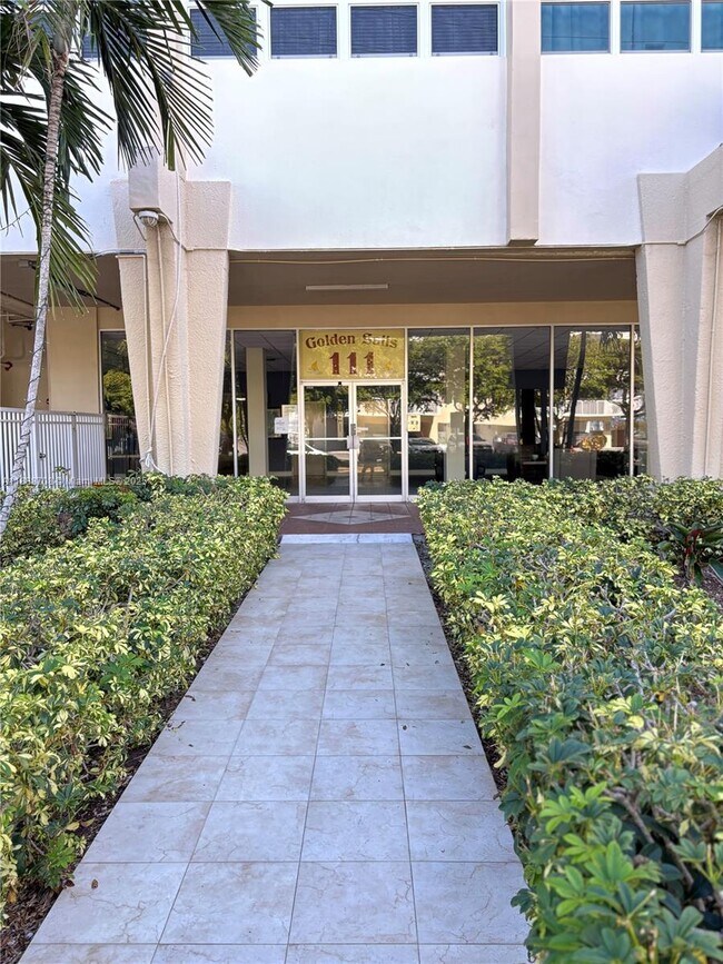 Building Photo - 111 Golden Isles Dr