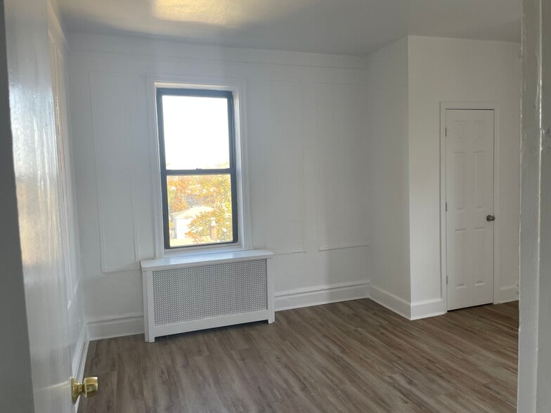 Building Photo - 211 Glenwood Ave