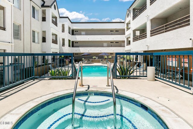 Building Photo - 300 N El Molino Ave