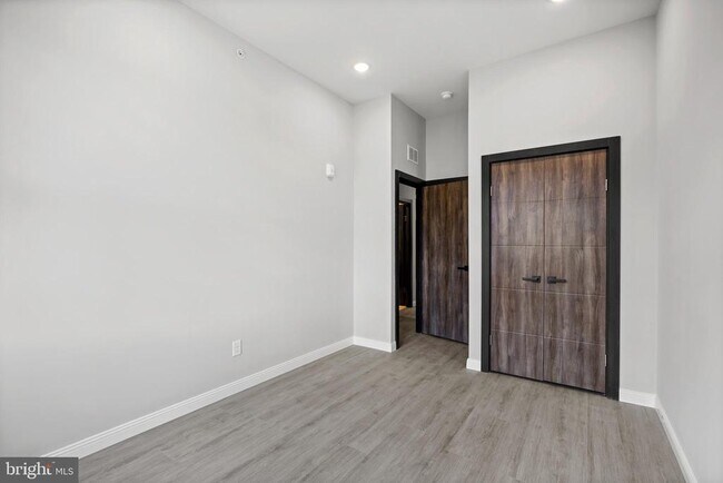 Building Photo - 403 N Simpson St