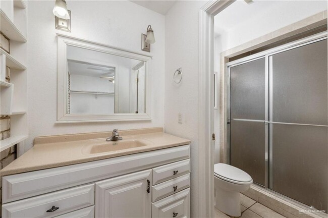Building Photo - 2625 Village Dr