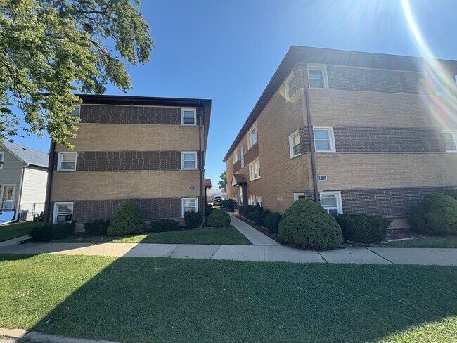 Primary Photo - 12747 S Hoyne Ave