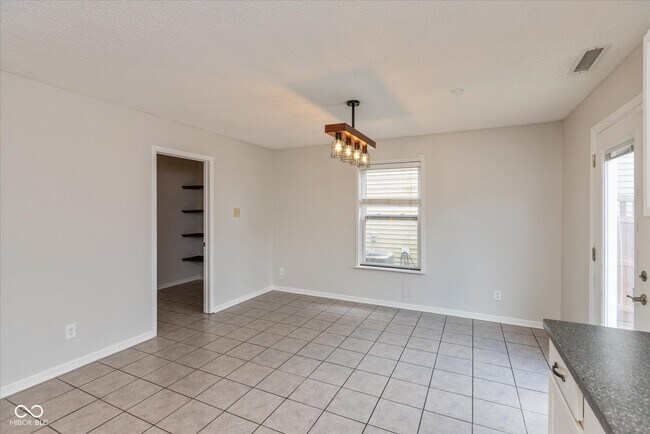 Building Photo - 2372 Cedarmill Dr