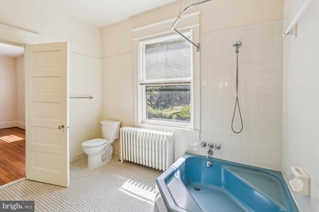 Building Photo - 8901 Montgomery Ave