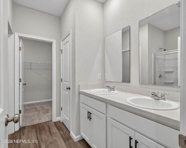 Building Photo - 14757 Cashew Ave