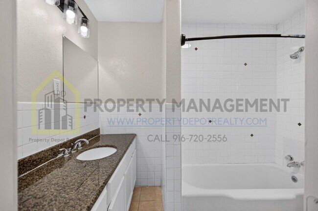 Building Photo - Spacious 3-Bed, 2-Bath Haven in Sacramento