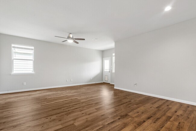Building Photo - 2519 Moapa Dr