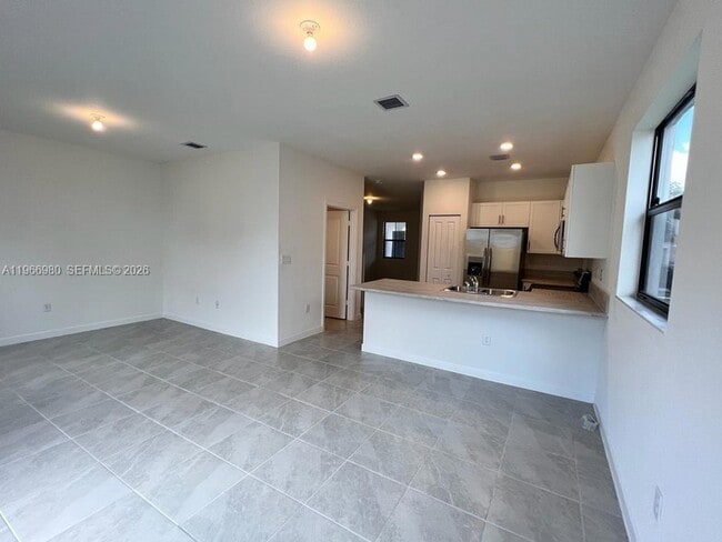 Building Photo - 11933 SW 244 Ln