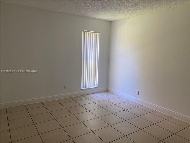 Building Photo - 4453 Treehouse Ln