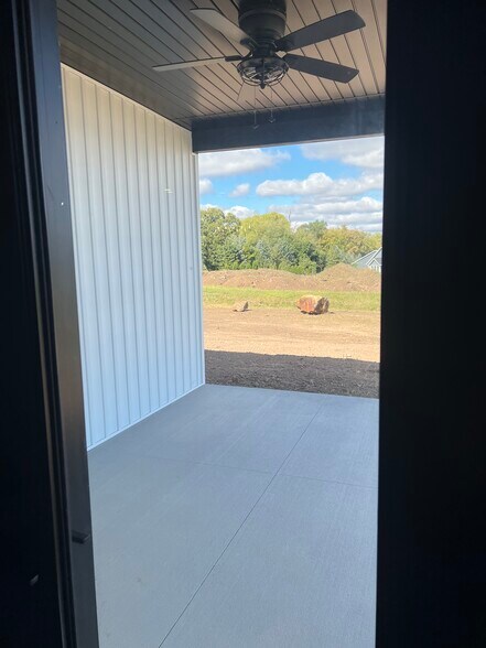 Building Photo - 3538 Veanna Blvd