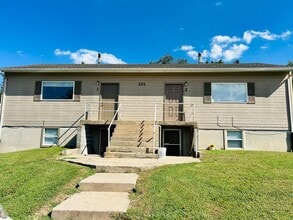 Building Photo - 301 E Grandview Dr