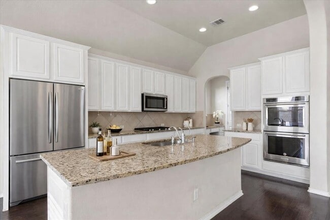 Building Photo - 532 Stone River Dr