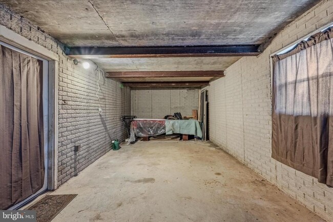 Building Photo - 2289 Potomac Rd