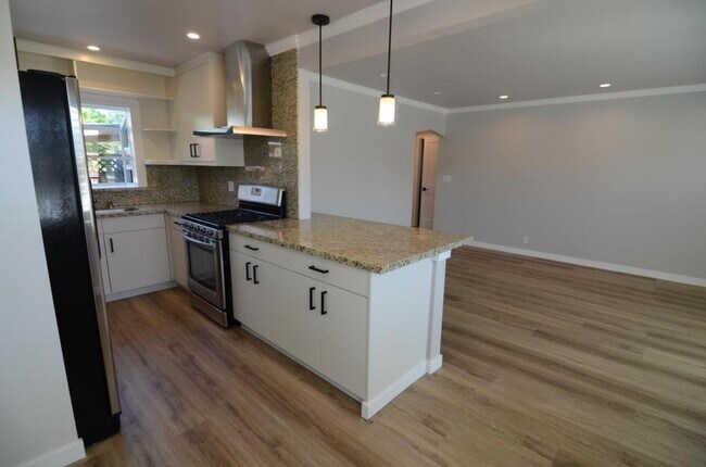 Building Photo - 126 22nd Ave