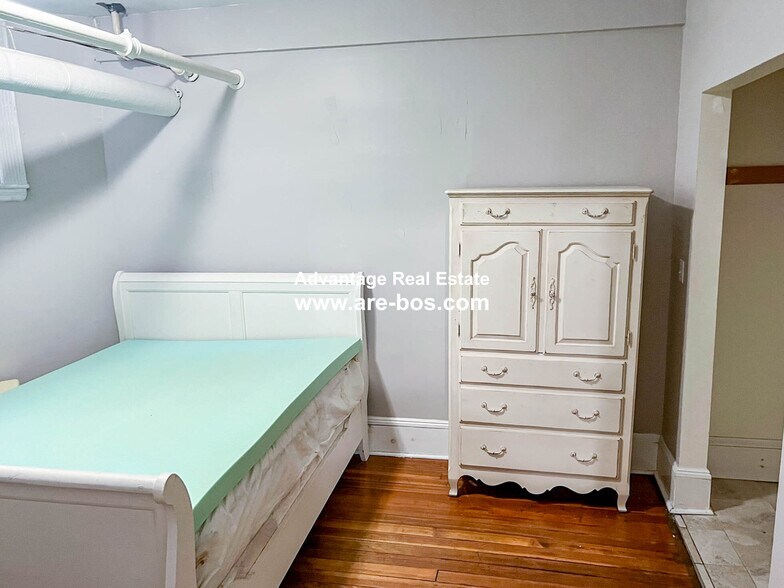 apt 24 - 1066 Commonwealth Ave