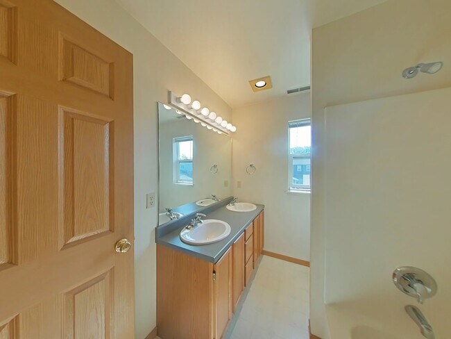 Building Photo - 2460 Wheeler Dr