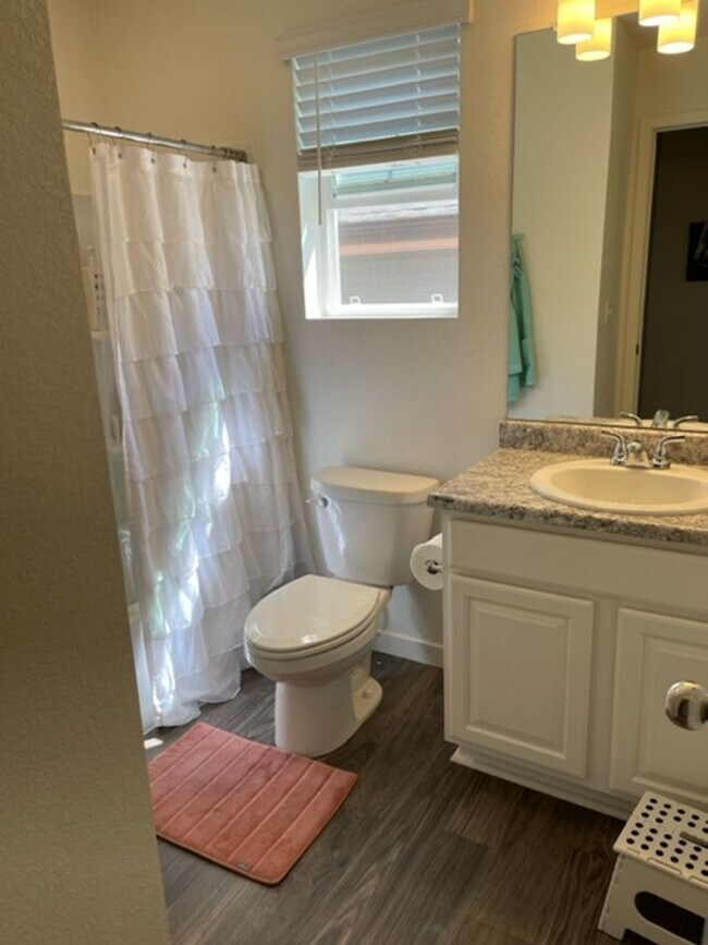 Building Photo - Newer townhome in beautiful Banning Lewis Ranch neighborhood
