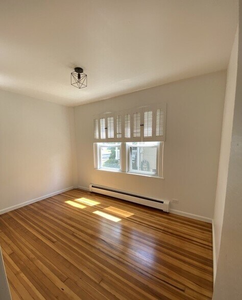 Building Photo - 10 Tollgate Ct