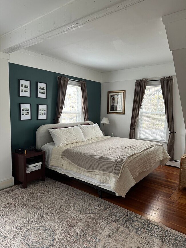 Building Photo - 23 Edwards St