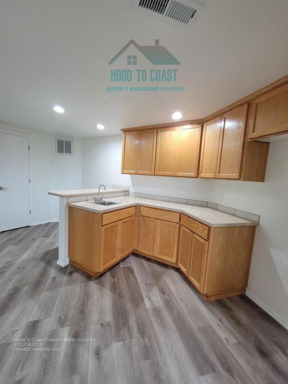 Building Photo - 830 Howard Dr