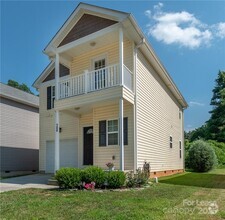 Building Photo - 108 Lookout Point Pl