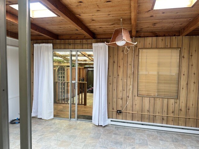 Family room - 2650 Fleetwood Dr