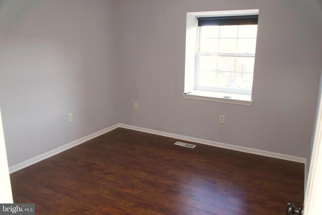 Building Photo - 7710 Merrick Ln