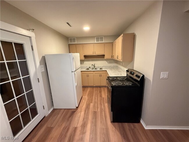 Building Photo - 1720 Edgeworth Ave