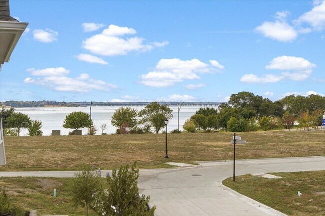 Building Photo - 1814 Waterwalk Dr