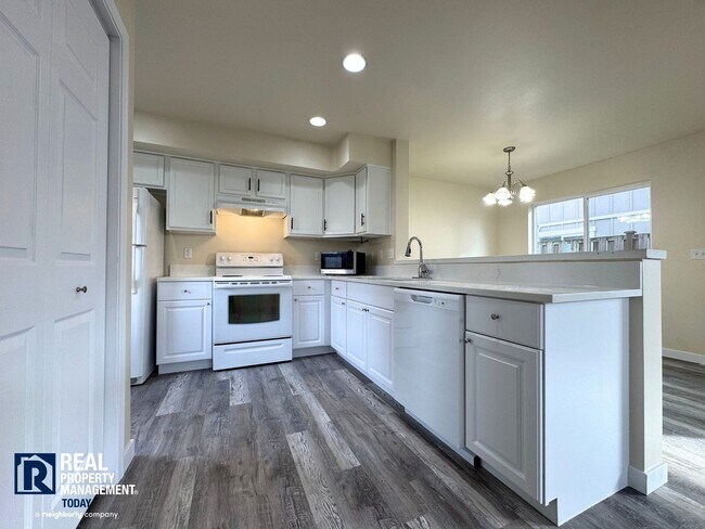 Building Photo - Al-Murayri - 4523 (Cascade Group)