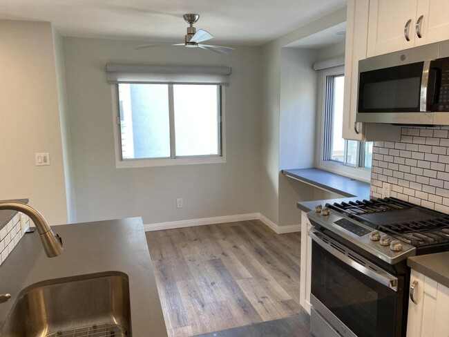 Building Photo - 2955 Columbia St