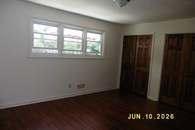 Building Photo - 1526 S 13th St