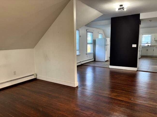 Building Photo - 122 Hudson St