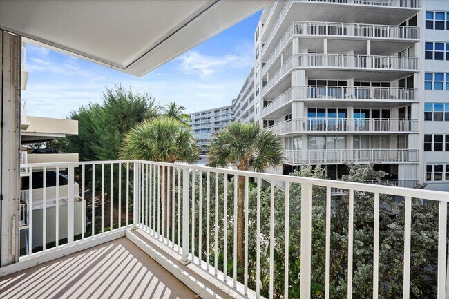 Building Photo - 3540 S Ocean Blvd